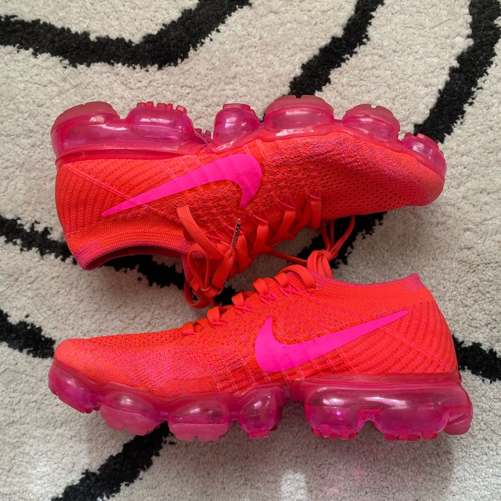 Nike Women’s Vapor Max Running Shoes